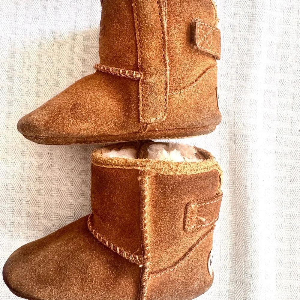 UGG Jesse II‎ Baby Booties Chestnut Suede Shearling Size 2/3 w Box Cozy Winter